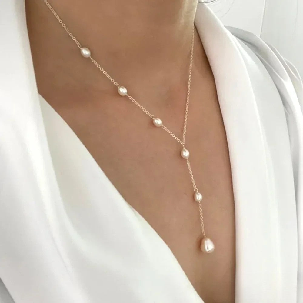 Collar vintage de perlas con colgante